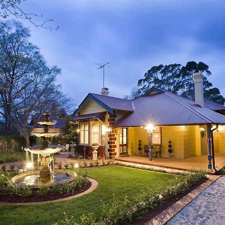 Mountain Whispers Varenna Luxury Villa Leura Exterior photo