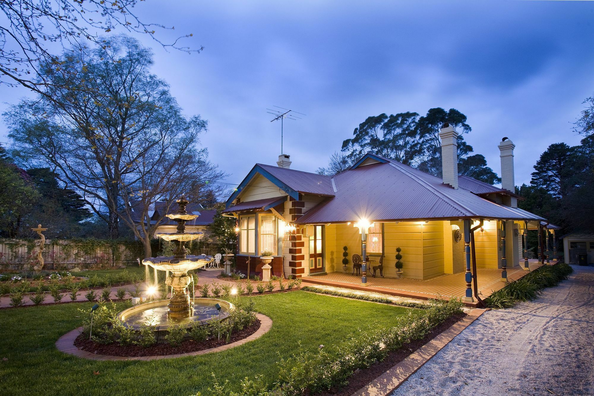 Mountain Whispers Varenna Luxury Villa Leura Exterior photo